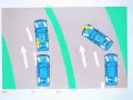 Ilustracja pokazuje cztery niebieskie samochody na drodze, demonstrujące stabilizację toru jazdy podczas zakrętu.
