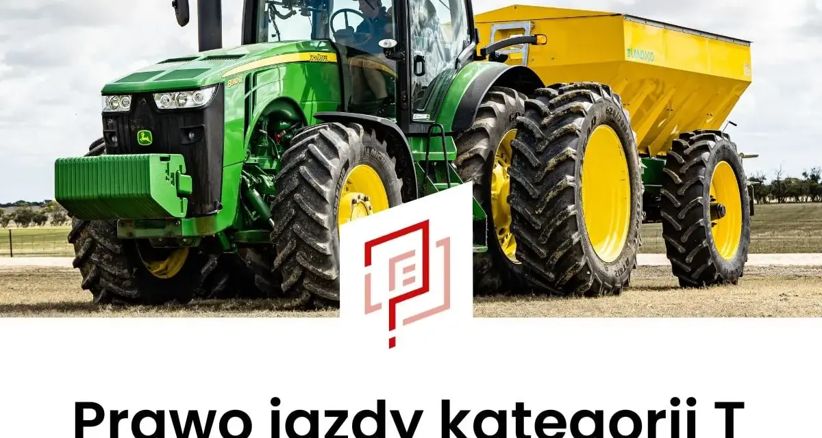 Zielony traktor z żółtym rozsiewaczem, gotowy do pracy na polu. Prowadzenie takiego sprzętu wymaga prawa jazdy kategorii T.