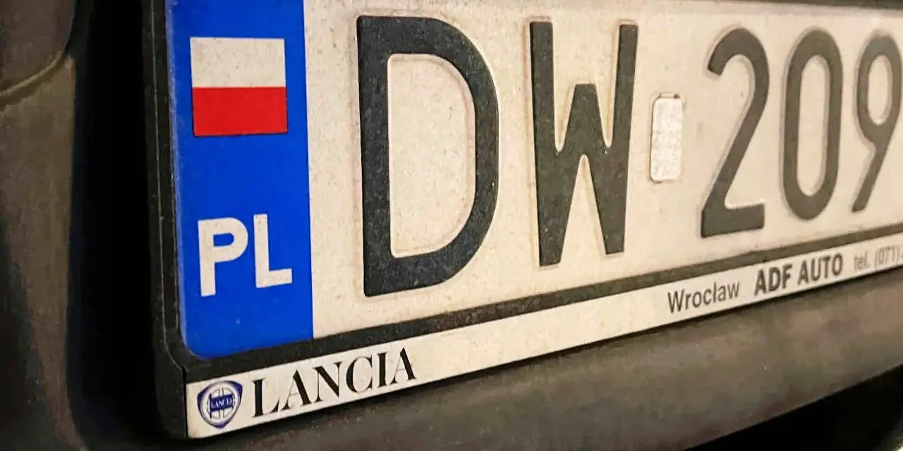 Tablica rejestracyjna DW 209, PL. Wrocławska rejestracja pl jakie miasto? Lancia.