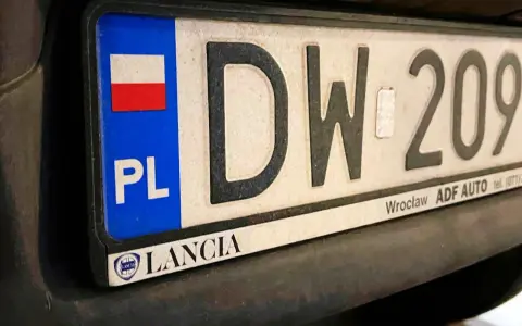 Tablica rejestracyjna DW 209, PL. Wrocławska rejestracja pl jakie miasto? Lancia.