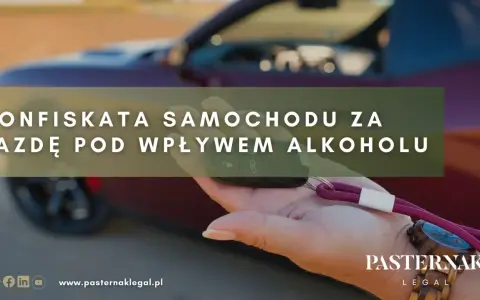 Konfiskata samochodu za jazdę pod wpływem alkoholu. Kluczyki w dłoni, symbol utraty pojazdu.