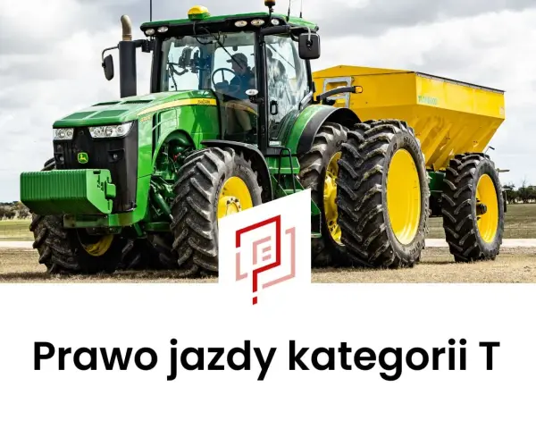 Zielony traktor z żółtym rozsiewaczem, gotowy do pracy na polu. Prowadzenie takiego sprzętu wymaga prawa jazdy kategorii T.