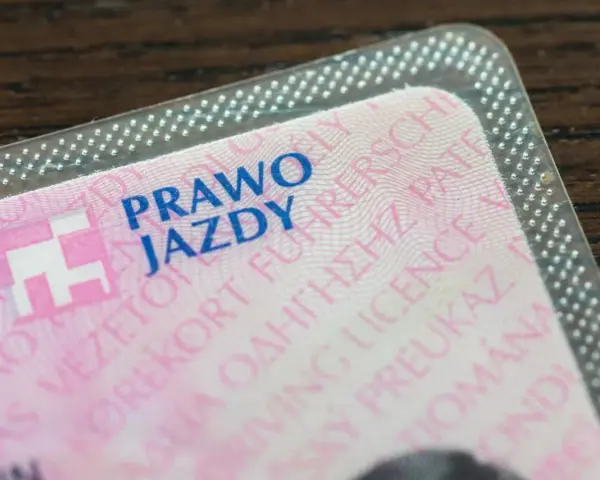 Prawo jazdy po zdanym egzaminie to Twój bilet do wolności. Zobacz, jak wyrobić prawo jazdy po zdanym egzaminie.