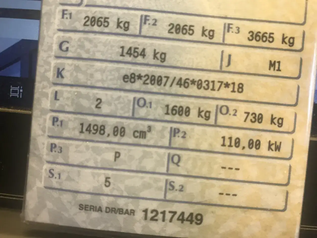Dopuszczalna ładowność w dowodzie rejestracyjnym: 1454 kg (G), 1600 kg (O.1), 730 kg (O.2).